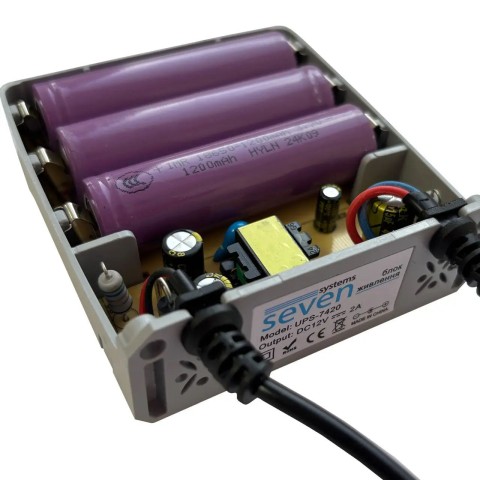 Блок безперебійного живлення 12V/2A SEVEN UPS-7420